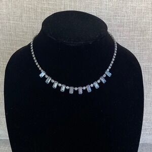 Vintage Weiss Choker Necklace w Blue Rhinestone Crystals